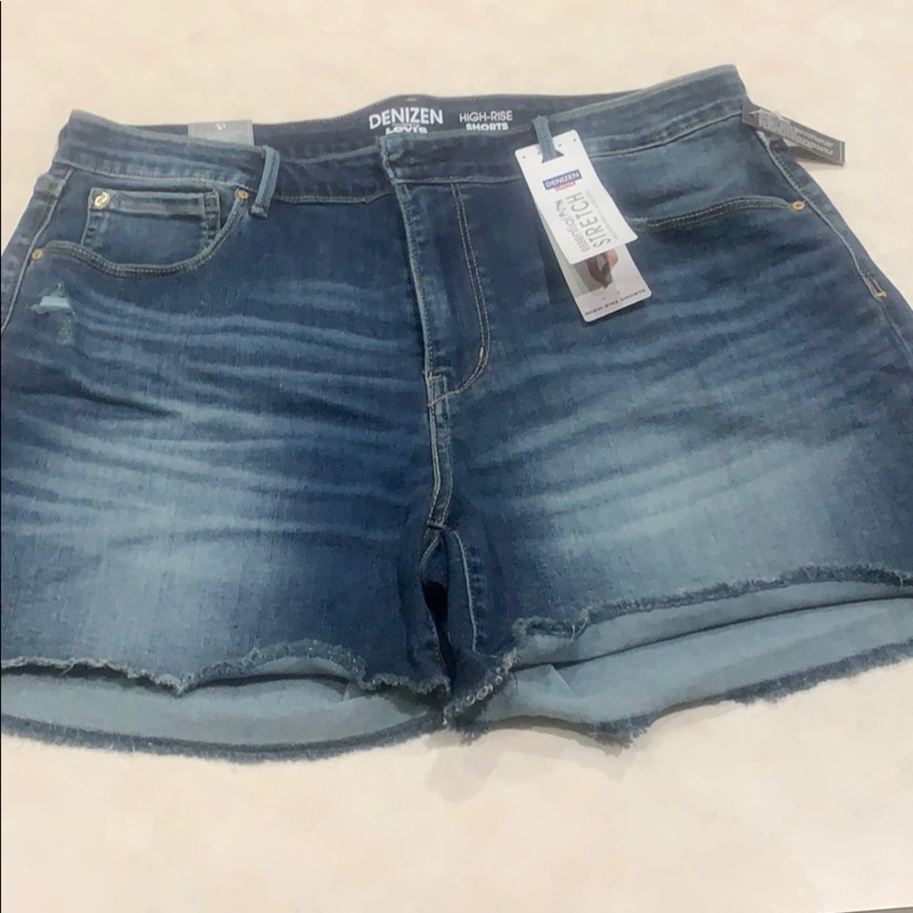 Levi’s Denizen High-Rise shorts